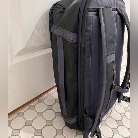 Patagonia Black Hole® Mini MLC® Pack 30L - Picture 5 of 15